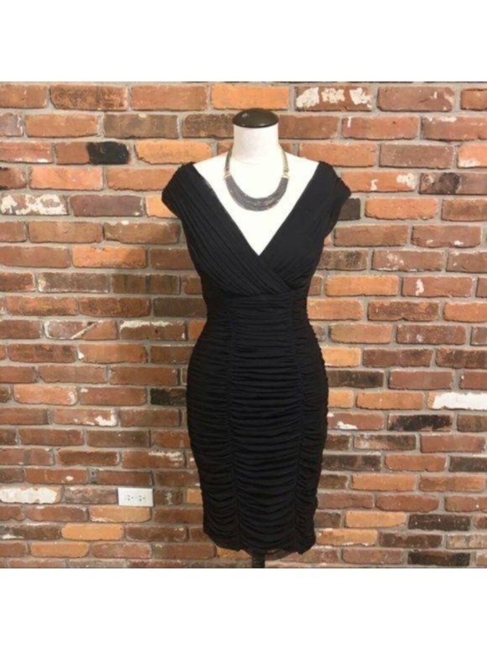 Tadashi Collection Ruched Sleeveless V Neck Cocktail Dress Size Small